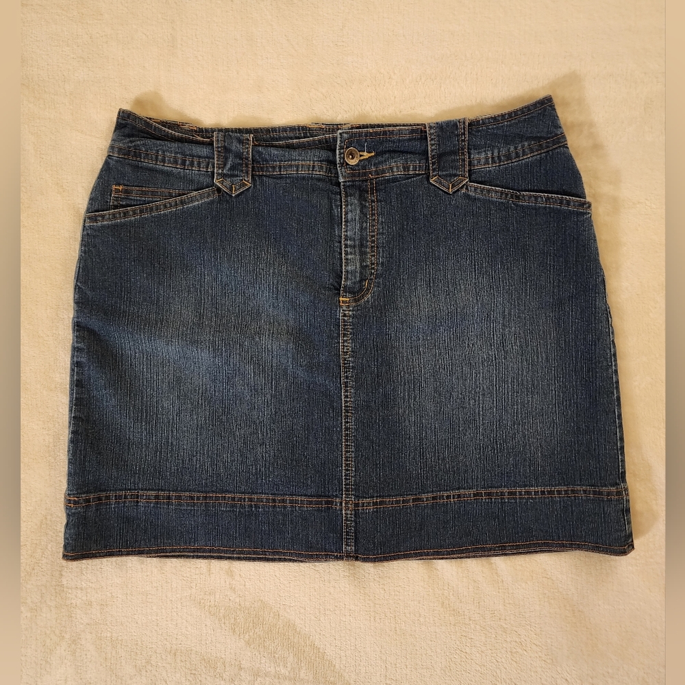 St. John's Bay Denim Jean Skort Size 14